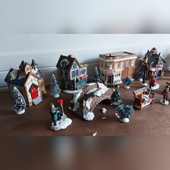 Illuminated Village for the Holiday SeasonJean-Coutu Village. - Picture 12 of 12